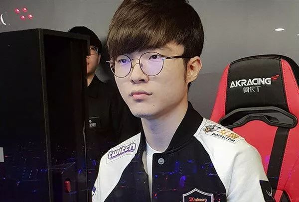 引人注意的