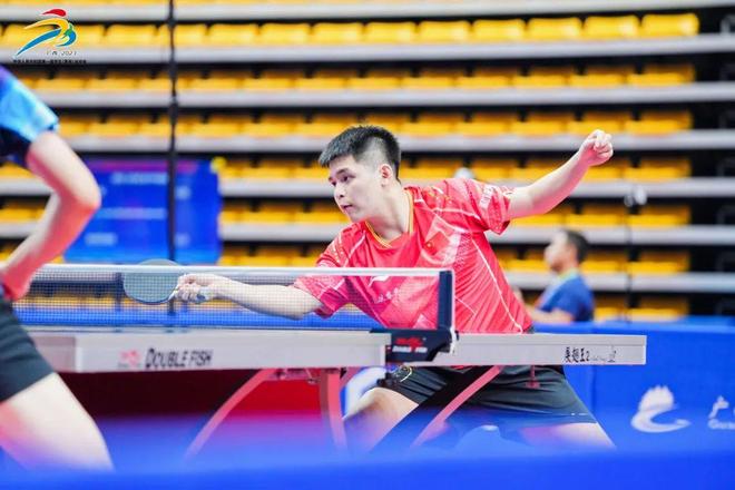 孙颖莎展现 孙颖莎展现