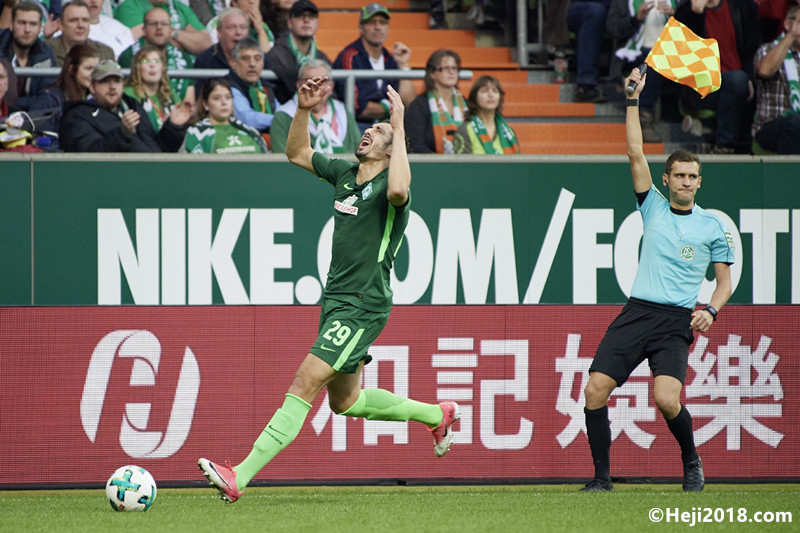 随着一记直 随着一记直