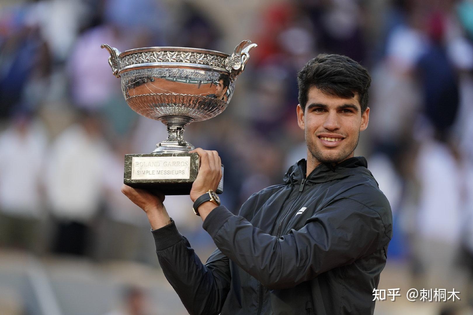 他在场上的 他在场上的